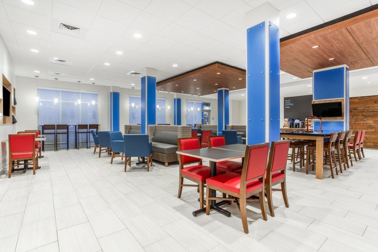 Holiday Inn Express & Suites - Ottawa By Ihg Екстериор снимка