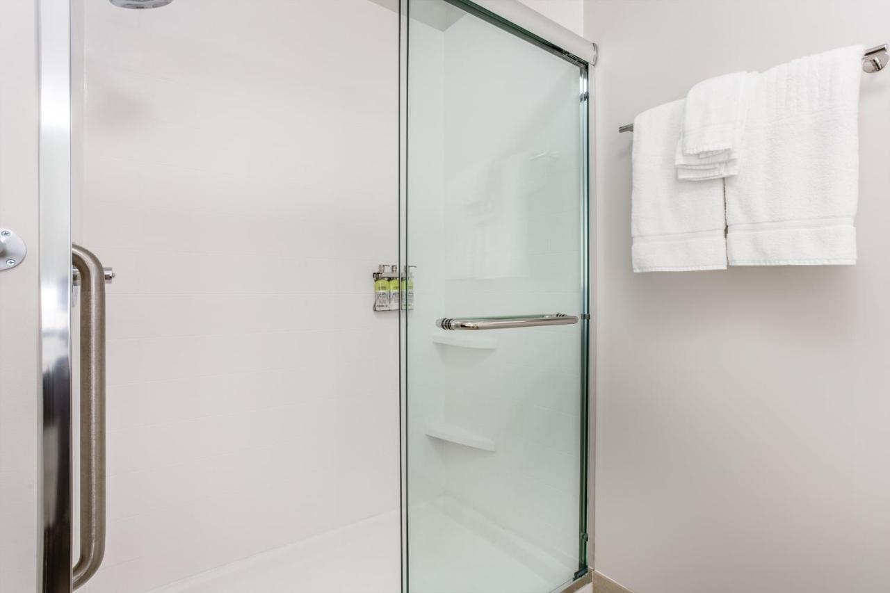 Holiday Inn Express & Suites - Ottawa By Ihg Екстериор снимка