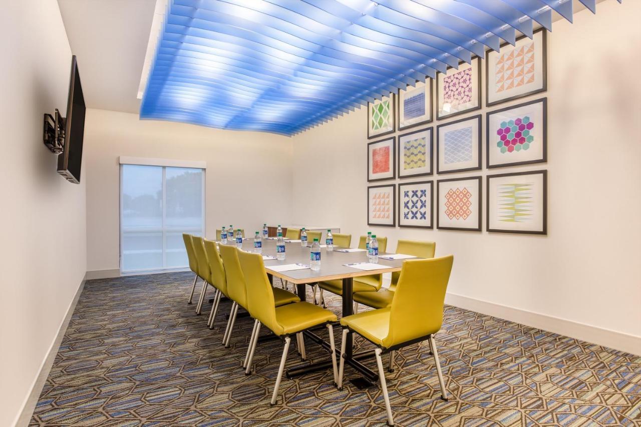 Holiday Inn Express & Suites - Ottawa By Ihg Екстериор снимка